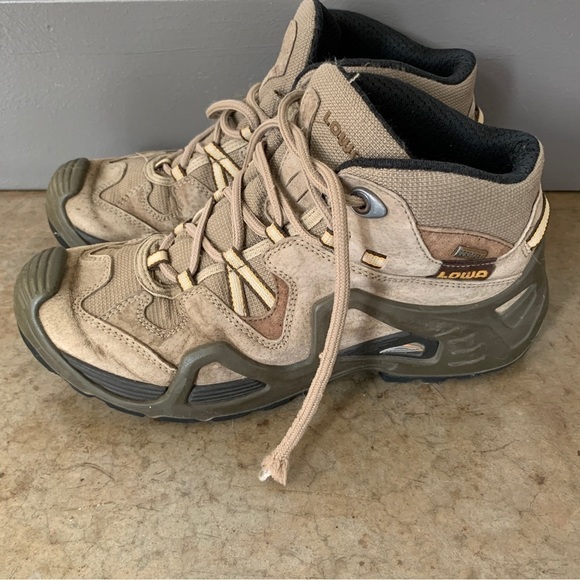 Lowa Bora Brown Gortex Hiking Boots Size 7 - Picture 8 of 11